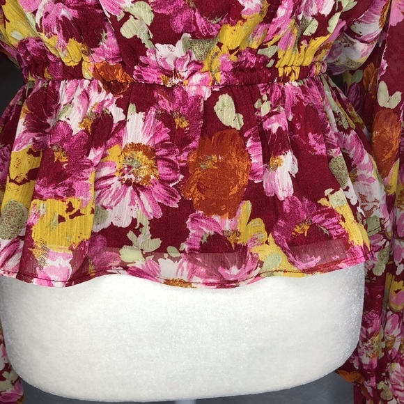 WAYF Square Neck Floral Cropped Top Sheer Sleeves Medium - Picture 4 of 15